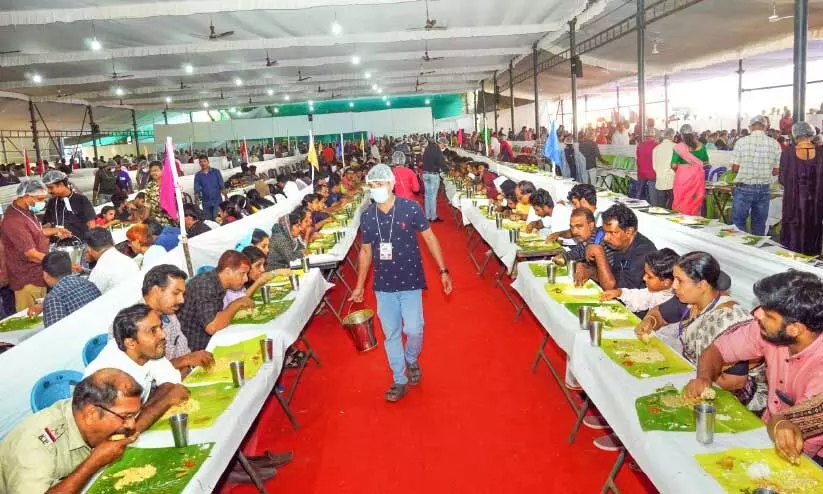 ഭക്ഷണം... സുഭിക്ഷം...