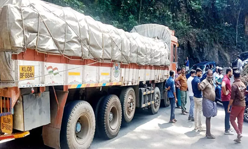 Traffic in Wayanad Pass