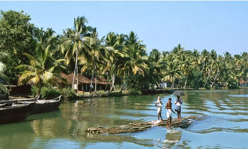 കേരളത്തിലെ ആദ്യ സുസ്ഥിര നാട്ടുചന്തയായി മറവൻതുരുത്ത്