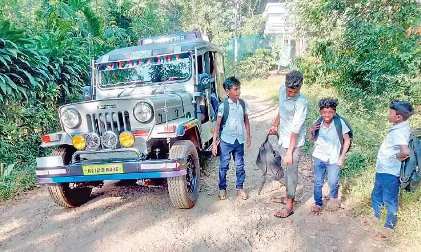 തദ്ദേശ സ്ഥാപനങ്ങളിലെ സാമ്പത്തിക പ്രതിസന്ധി: ഗോത്ര സാരഥി പദ്ധതിക്ക് വെല്ലുവിളി