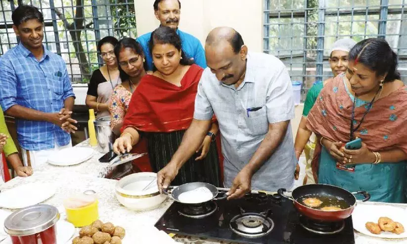 ദോ​ശ ന​ല്ല ദോ​ശ; എം.​എ​ൽ.​എ ചു​ട്ട ദോ​ശ