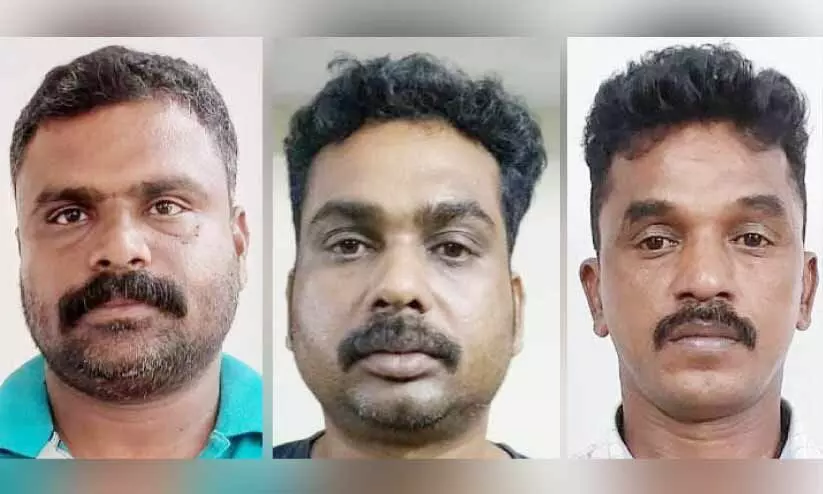 പൊലീസ് ചമഞ്ഞ് ശീ​ട്ടു​ക​ളി സം​ഘ​ത്തി​ൽ​നി​ന്ന് ആ​റു​ല​ക്ഷം രൂ​പ ത​ട്ടിയ ബസ് ഡ്രൈവർമാർ അറസ്റ്റിൽ