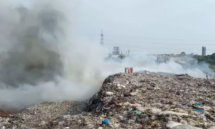 ബ്രഹ്മപുരത്ത് വീണ്ടും തീപിടിത്തം; ഫയർഫോഴ്സ് തീവ്ര ശ്രമത്തിൽ -VIDEO