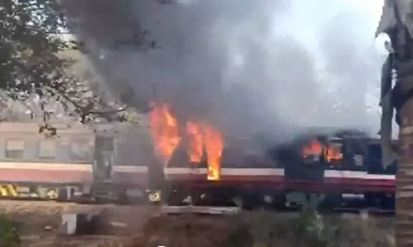 2 coaches of Ratlam-Ambedkar Nagar train catch fire in Madhya Pradesh’s Ratlam; no casualty