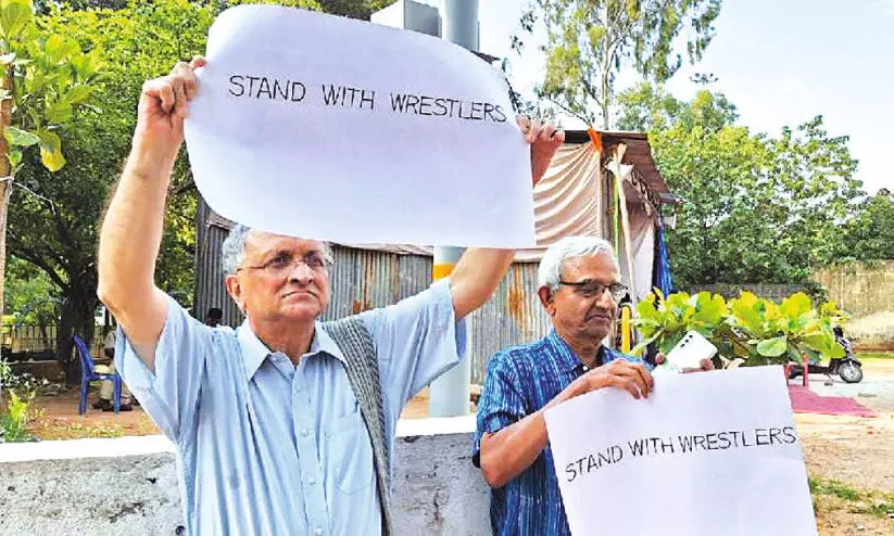 ഗുസ്തി താരങ്ങളുടെ സമരത്തിന് ഐക്യദാർഢ്യവുമായി പ്രമുഖർ