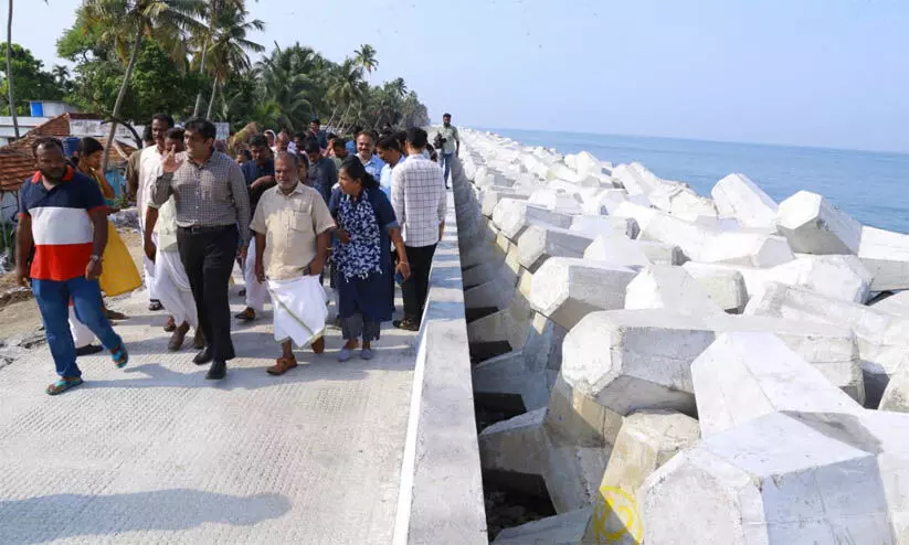 ചെല്ലാനം ടെട്രാ പോഡ് രണ്ടാംഘട്ടം; നിർമാണം ഉടന്‍ ആരംഭിക്കുമെന്ന് കലക്ടര്‍