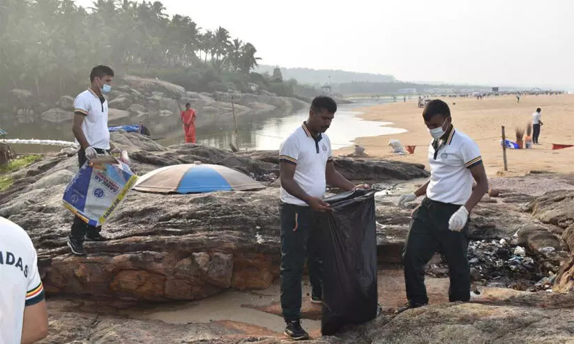 പാങ്ങോട് സൈനിക കേന്ദ്രത്തിൻ്റെ നേതൃത്വത്തിൽ ശുചീകരണ യജ്ഞം ആഴിമല കടൽത്തീരത്ത്