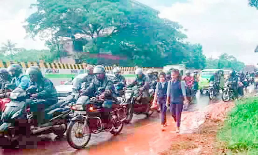 അരൂർ-തുറവൂർ ഉയരപ്പാത നിർമാണം ഗതാഗത നിയന്ത്രണമില്ലാത്തത്​ അപകടങ്ങൾ വർധിപ്പിക്കുന്നു