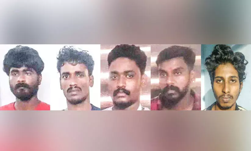 കഞ്ചാവ് വിൽപന സംബന്ധിച്ച് തർക്കം; ഗുണ്ട സംഘങ്ങൾ തെരുവിൽ ഏറ്റുമുട്ടി, അഞ്ചുപേർ അറസ്റ്റിൽ