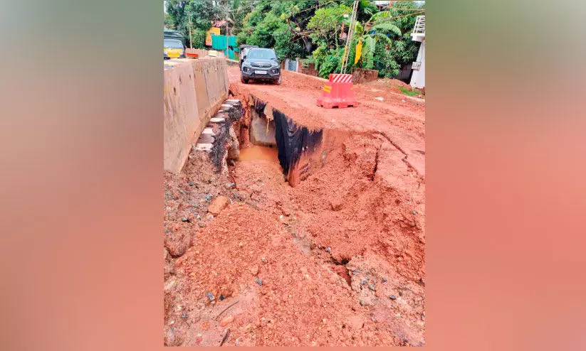 ദേശിയപാത നിർമാണം കലുങ്കുകൾ മൂടി; വെളളം കയറുന്നു