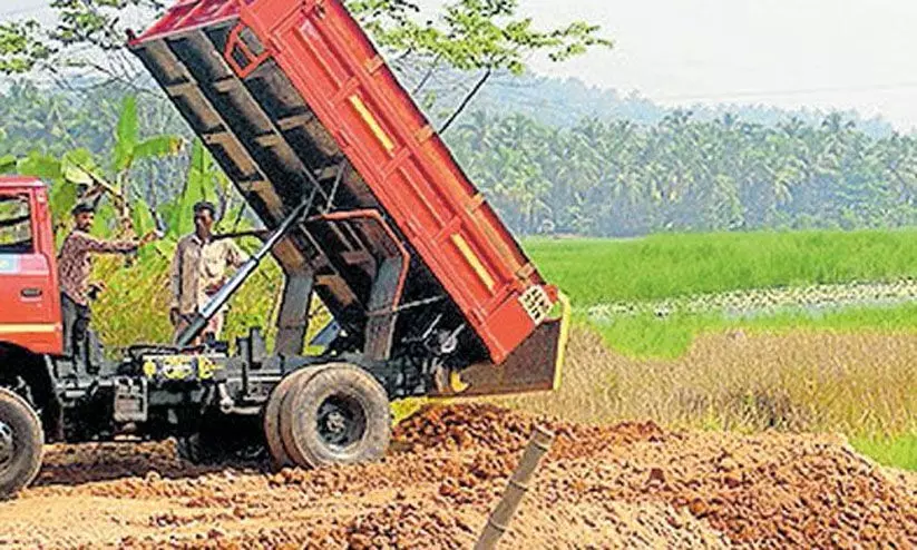 നെൽവയൽ നികത്തൽ : രണ്ടു കേസുകളിൽ മലപ്പുറം കലക്ടറുടെ ഉത്തരവ് കൃഷി വകുപ്പ് ശരിവെച്ചു