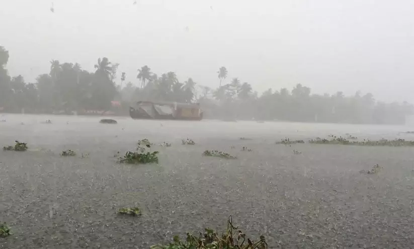 ആ​ല​പ്പു​ഴ ജില്ലയിൽ തോരാമഴ​; കടൽക്ഷോഭ സാധ്യത