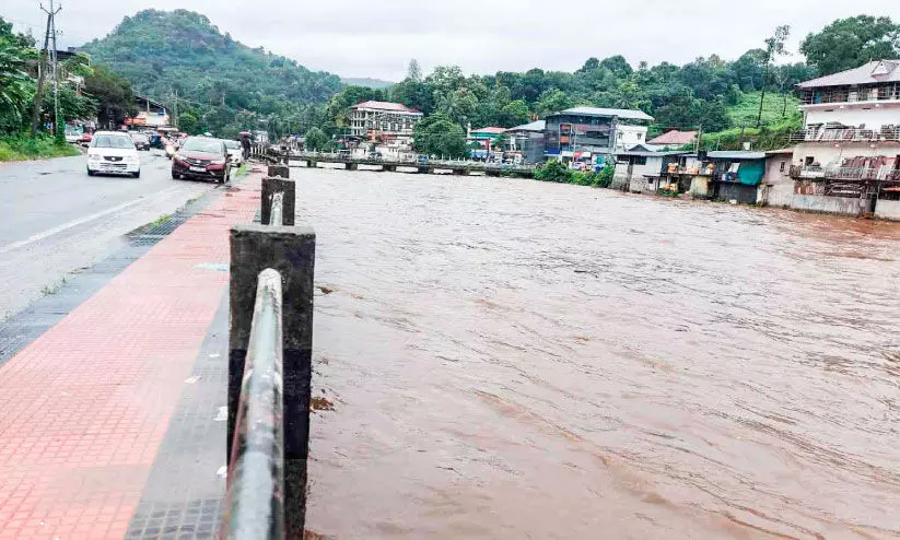 കനത്ത മഴ; കോ​ട്ട​യം ജി​ല്ല​യി​ൽ ബുധനാഴ്ച വരെ ഓറഞ്ച് അലർട്ട്