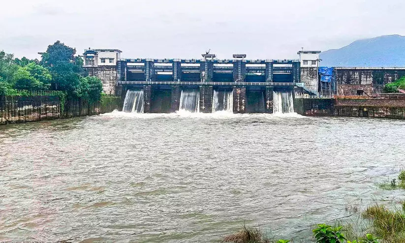 തോരാതെ മഴ; ഇടുക്കി ജില്ലയിൽ കൺട്രോൾ റൂമുകൾ തുറന്നു