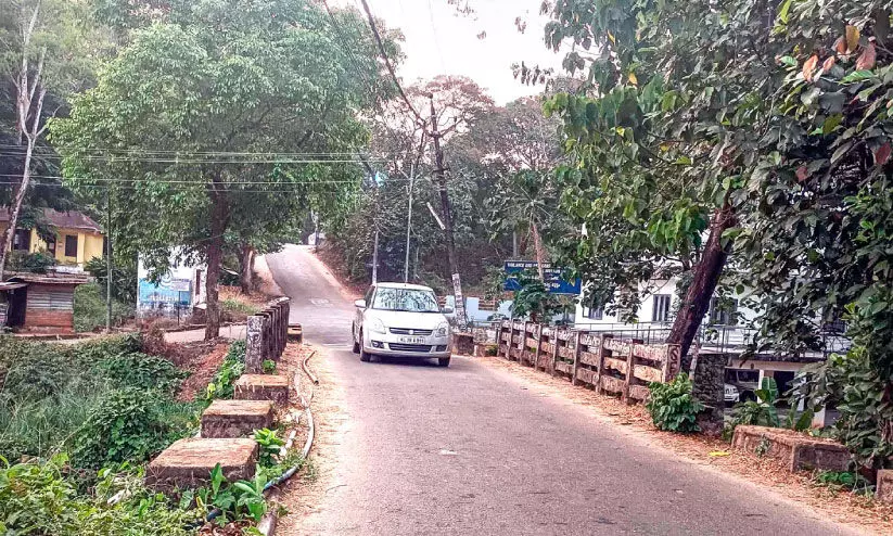 പാലം വീതികൂട്ടൽ അനിശ്ചിതത്വത്തിൽ; അനുവദിച്ച 15 ലക്ഷം ഉപയോഗിക്കാനായില്ല