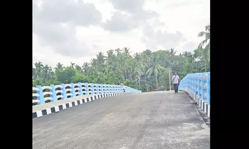 ഉ​ദ്ഘാ​ട​ന​ത്തി​ന് ഒ​രു​ങ്ങി തോ​രാ​പു​രം പാ​ലം; ര​ണ്ടാംഘ​ട്ട വി​ക​സ​ന​ത്തി​ന് പ​ദ്ധ​തി​ക​ൾ ത​യാ​റാ​ക്കി