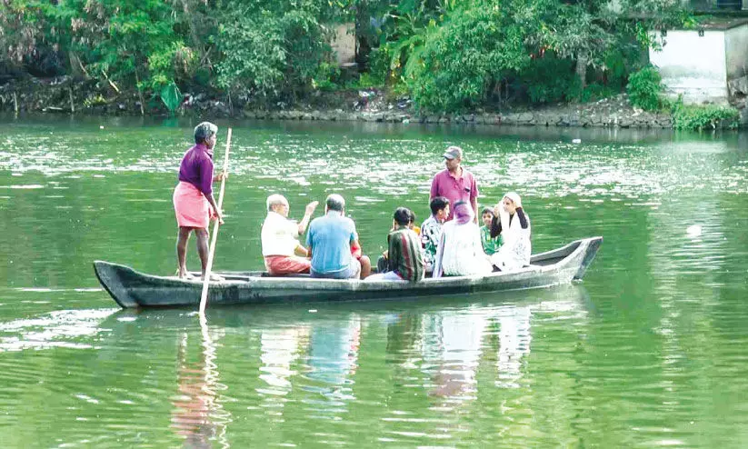 ബിയ്യം പുളിക്കടവ് തൂക്കുപാലം അടച്ചിട്ട് ഒന്നര മാസം;  പ്രതിഷേധവുമായി പ്രദേശവാസികൾ