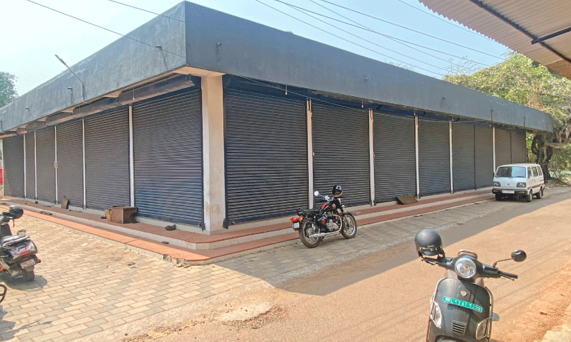 Azhikode Village Hut