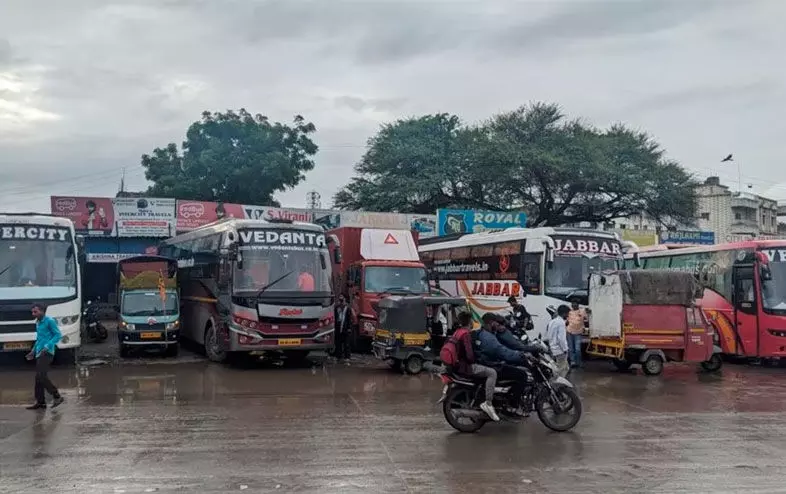 നാളത്തെ സ്വകാര്യ ബസ്, ടാക്സി പണിമുടക്ക് പിൻവലിച്ചു