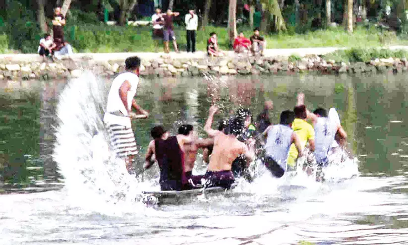 ബി​യ്യം കാ​യ​ലി​ൽ വ​ള്ളം​ക​ളി പ​രി​ശീ​ല​ന​ത്തി​ന് തു​ട​ക്കം