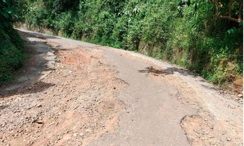 ചെങ്കുളം-ശല്യാംപാറ റോഡിൽ​ യാത്ര ദുഷ്കരം