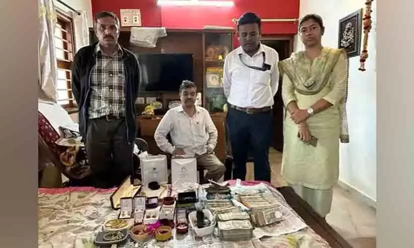 1.5 Lakh Found At Kodagu ADC Nanjunde Gowdas House During Lokayukta Raid