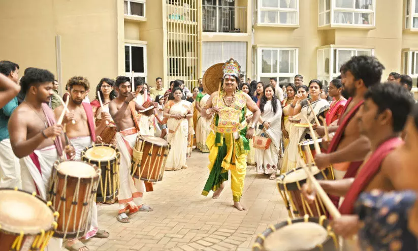 പൊ​ന്നോ​ണം വ​ര​വാ​യി....നാടെങ്ങും ആഘോഷം