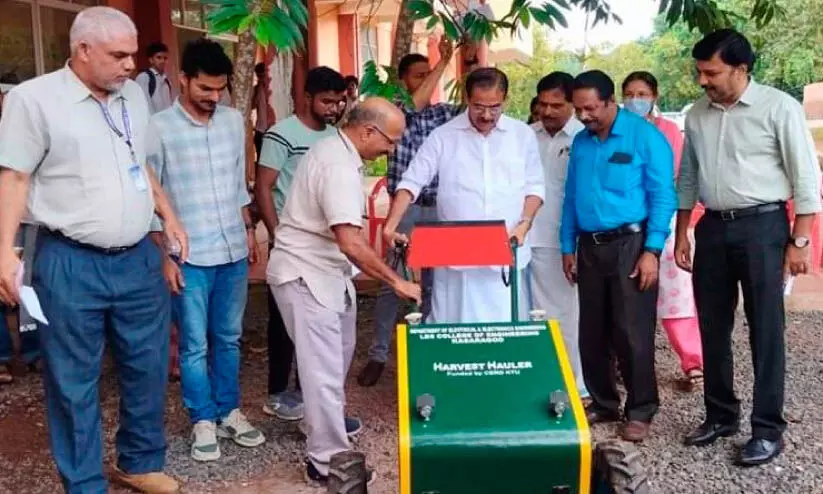 വൈദ്യുതി ടില്ലര്‍  വികസിപ്പിച്ച് എല്‍.ബി.എസ് എൻജിനീയറിങ് കോളജ്