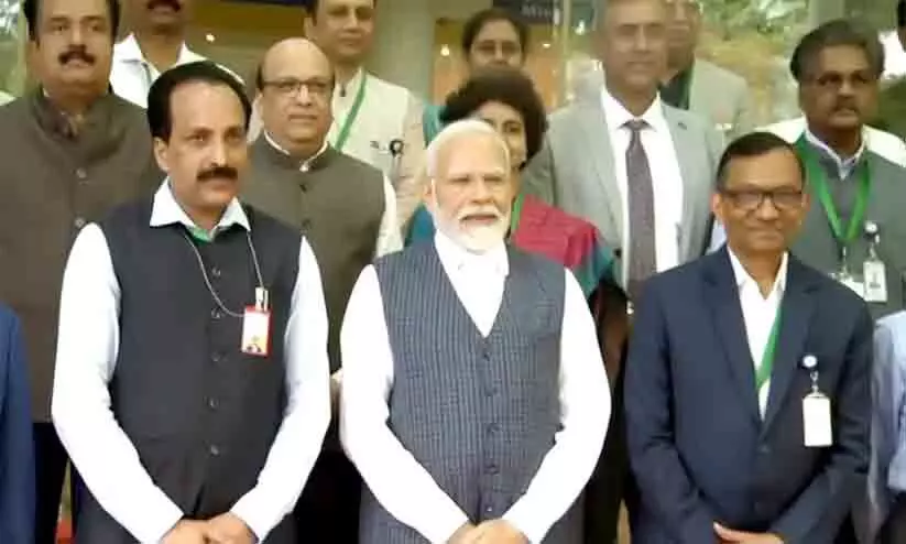 PM Modi meets Chandrayaan-3 team at Bengalurus ISRO centre