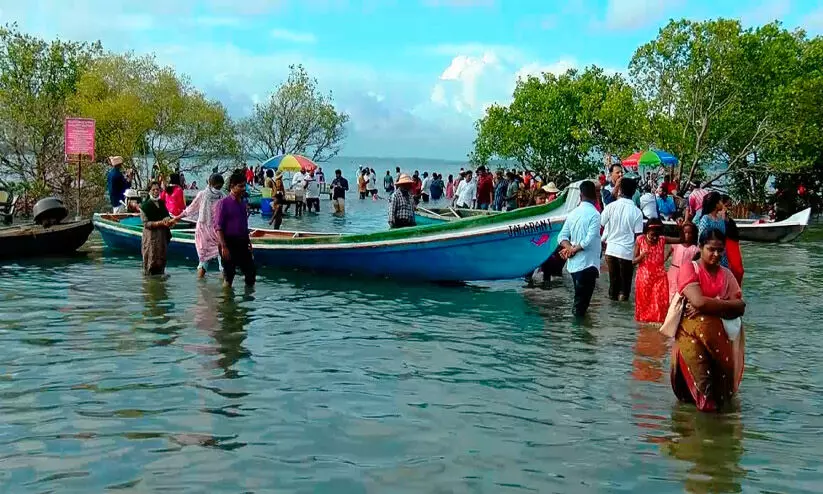 സഞ്ചാരികളുടെ ഇഷ്ട​കേന്ദ്രമായി സാ​​മ്പ്രാണിക്കോടി