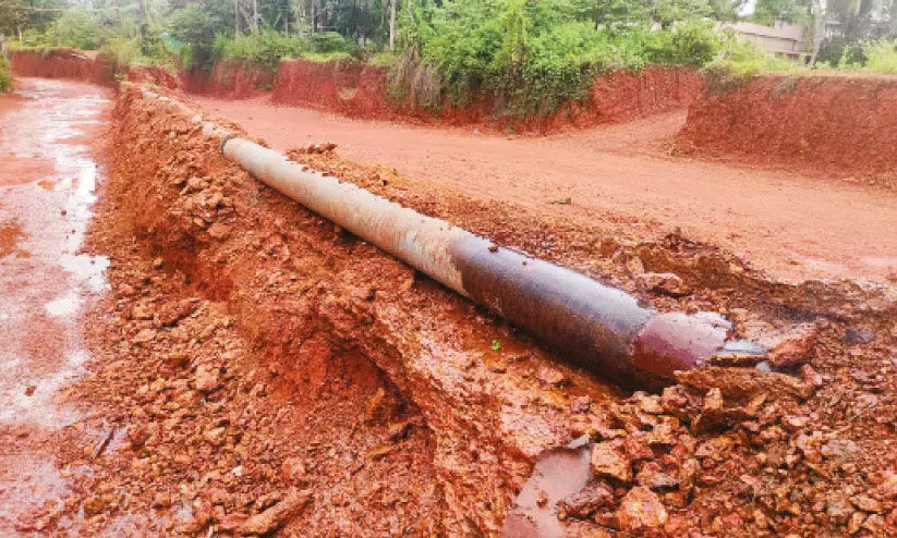 നി​ർ​മാ​ണ​മാ​രം​ഭി​ച്ചി​ട്ട് പ​ത്ത് വ​ർ​ഷം;   പ​ണി​തി​ട്ടും പ​ണി​തി​ട്ടും തീ​രാ​തെ ക​ഞ്ഞി​പ്പു​ര-​മൂ​ടാ​ൽ ബൈ​പാ​സ്