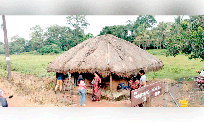 ചൂ​ടു​ള്ള റീ​ൽ​സു​മാ​യി  സു​കു​വേ​ട്ട​ന്റെ ചാ​യ​ക്ക​ട