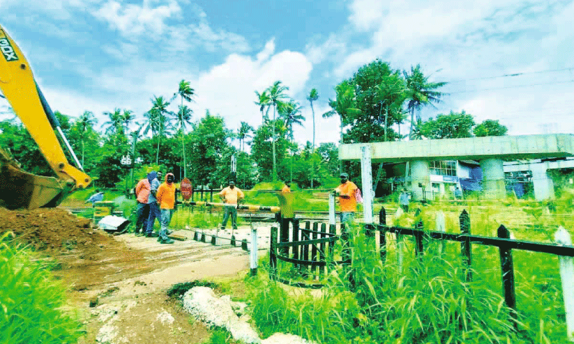 ചി​റ​ങ്ങ​ര മേ​ൽ​പാ​ലം; ലെ​വ​ൽ ക്രോ​സ്  അ​ട​ക്കാൻ അ​നു​മ​തി