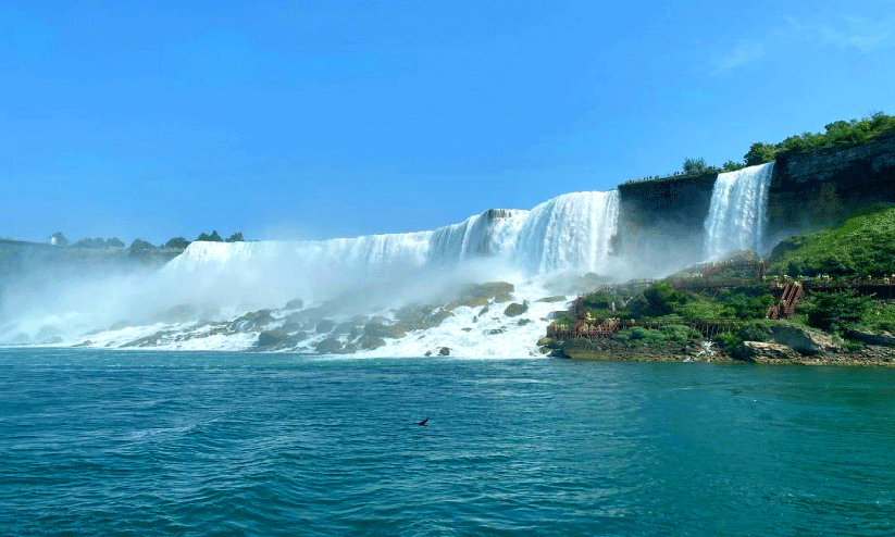 ന​യാ​ഗ്ര​യി​ലെ ജ​ല​വി​സ്​​മ​യം