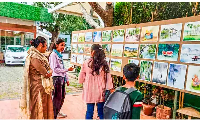 ഒമ്പതാം ക്ലാസ്സുകാരിയുടെ 100 ചിത്രങ്ങളുടെ പ്രദർശനം ശ്രദ്ധേയം