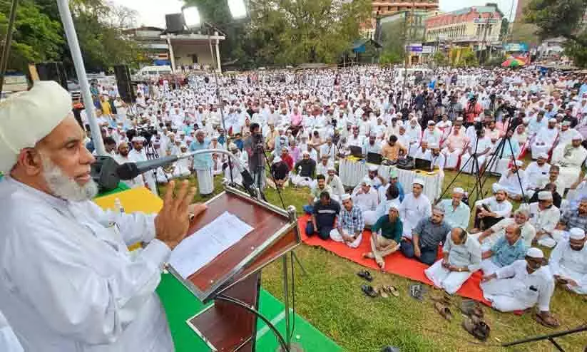 ഫലസ്തീന്‍ ജനതക്ക് ഐക്യദാര്‍ഢ്യവുമായി സമസ്തയുടെ പ്രാർഥനാ സംഗമം