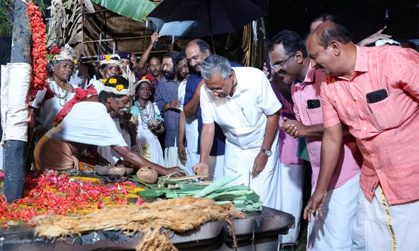 വെല്ലുവിളികൾ ഏറ്റെടുത്ത് കൂടുതൽ വികസിത സമൂഹമായി കേരളം വളരേണ്ട ഘട്ടമാണിതെന്ന് മുഖ്യമന്ത്രി