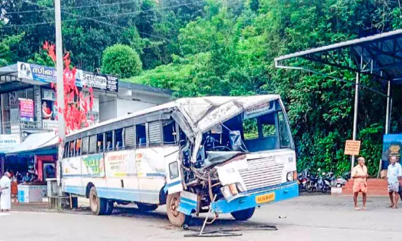 കെ.എസ്.ആർ.ടി.സി ബസും ടോറസ് ലോറിയും കൂട്ടിയിടിച്ച് 14 പേർക്ക്​ പരിക്ക്