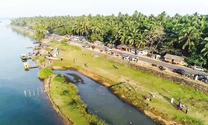 നിള ടൂറിസം പാത; നിര്‍മാണം അനധികൃതമെന്ന്   റവന്യൂ വകുപ്പ്