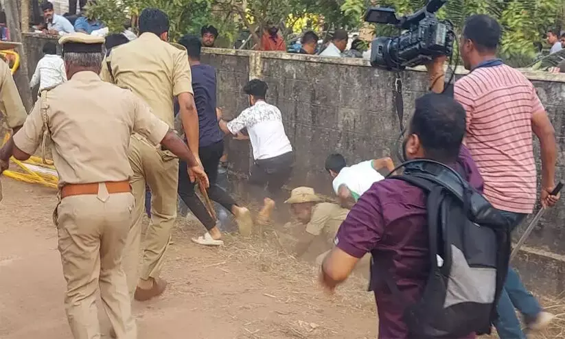 Udupi Locals assault Nejaru Murder case accused, police lathi charges at mob