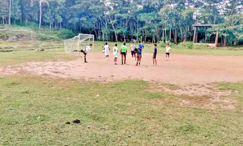 സ്ഥലം ഏറ്റെടുത്തിട്ട് 30 വർഷം; ചേലൂരിലെ സ്റ്റേഡിയം നിർമാണം എങ്ങുമെത്തിയില്ല