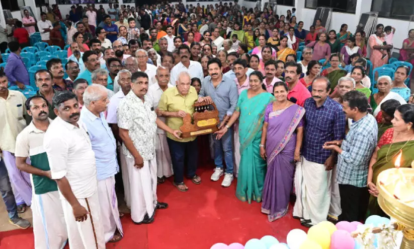 Dr. Padmanabha was given lunch by Prof. Gopinath respects Muthukad