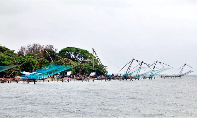 മെ​ട്രോ ന​ഗ​ര​ത്തി​ൽ  പ​ല​വി​ധ പ്ര​ശ്ന​ങ്ങ​ൾ