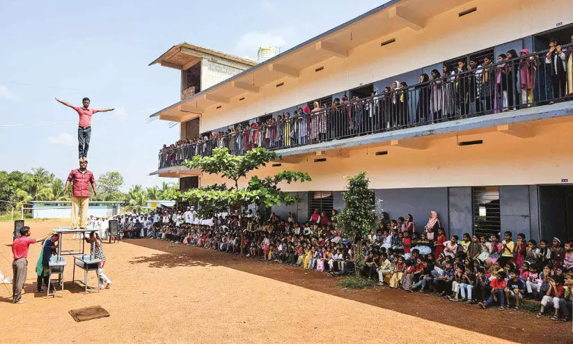 പു​തു​ത​ല​മു​റ​ക്ക് സ​ർ​ക്ക​സ് ആ​സ്വാ​ദ​ന​മൊ​രു​ക്കി ചെ​റു​മു​റ്റം പി.​ടി.​എം എ.​എം.​എ​ല്‍.​പി സ്കൂ​ൾ