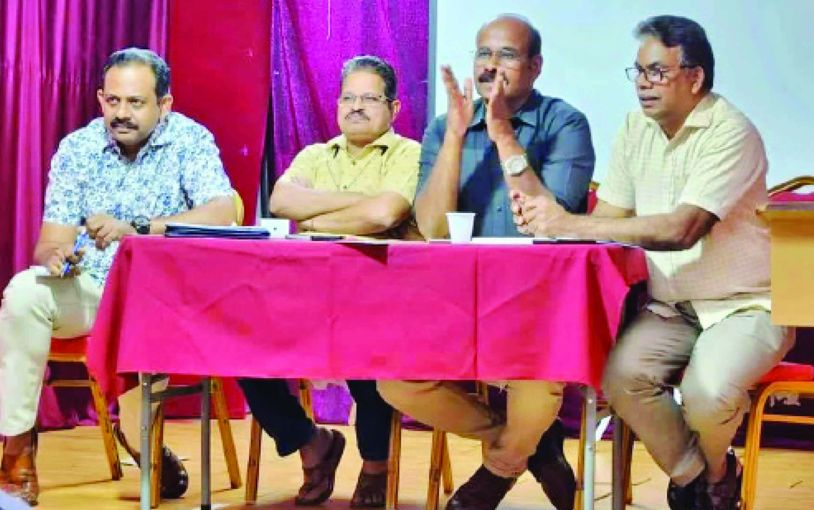 ‘ഒ​മാ​ന്‍ തൃ​ശൂ​ർ ഓ​ർ​ഗ​നൈ​സേ​ഷ​ൻ’ ക്രി​ക്ക​റ്റ്, ഫു​ട്ബാ​ൾ ടൂ​ർ​ണ​മെൻറ് അ​ഞ്ചി​ന്​