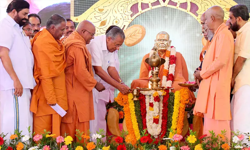 വംശീയ വിദ്വേഷം ചെറുക്കാനുള്ള ഒറ്റമൂലി ഗുരുസന്ദേശം -മുഖ്യമന്ത്രി