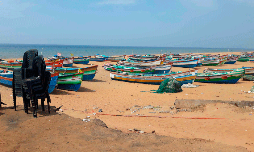 മത്സ്യലഭ്യത കുറയുന്നു;  തീരം വറുതിയില്‍