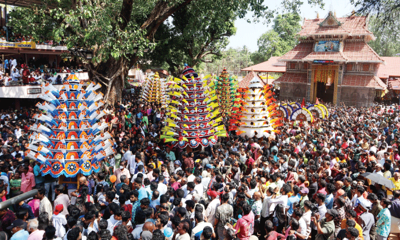 വർണാഭമായി തൈപൂയാഘോഷം