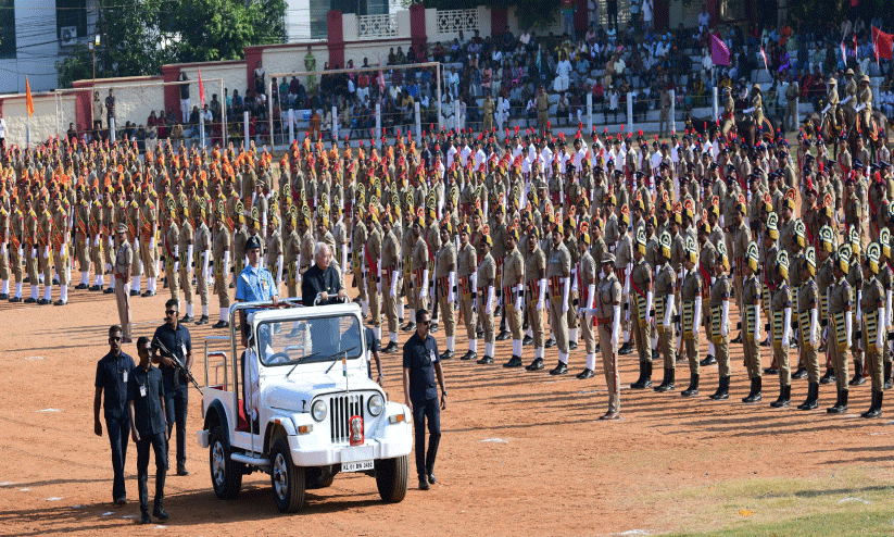 വർണാഭം; റിപ്പബ്ലിക്​ ദിനാഘോഷം