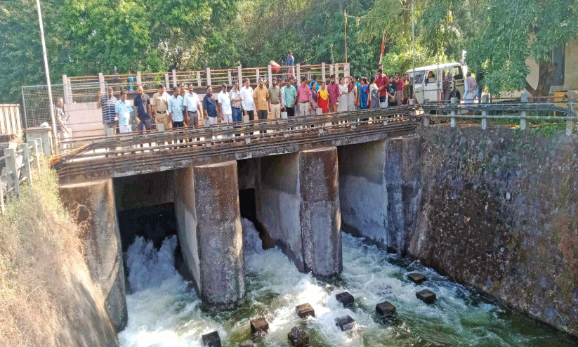 പതിറ്റാണ്ടിന്റെ കാത്തിരിപ്പിന് വിരാമം; പഴശ്ശി മെയിൻ കനാൽ തുറന്ന് വെള്ളമൊഴുക്കി